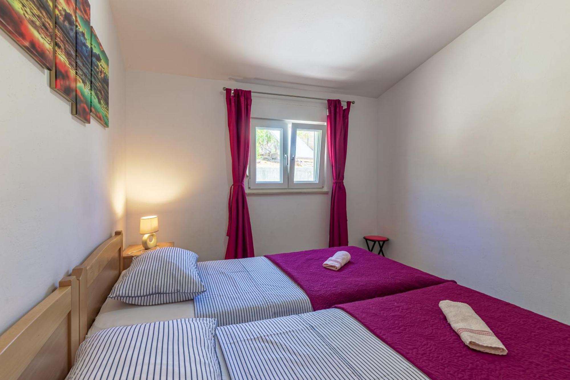 Seaside Secluded Apartments Cove Torac, Hvar - 575 Gdinj Номер фото